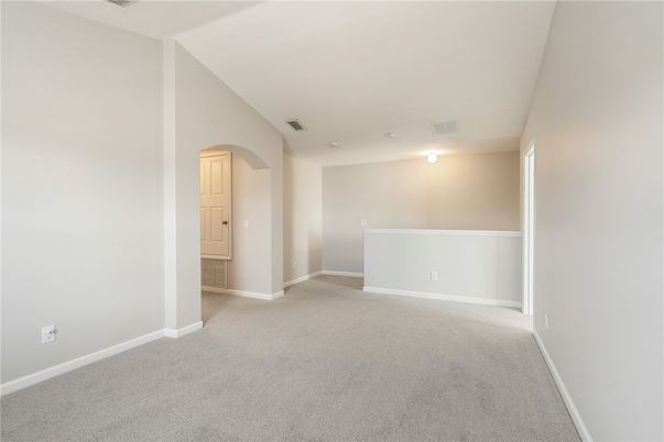 Empty room, Interior