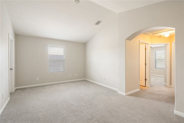 Empty room, Interior