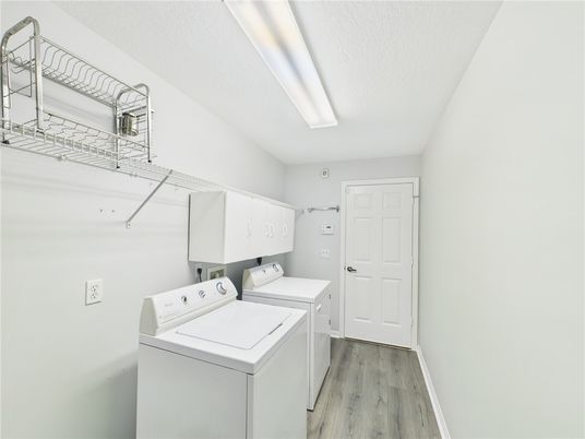 Interior, Utility Closets, Washer, Wood Texture Flooring