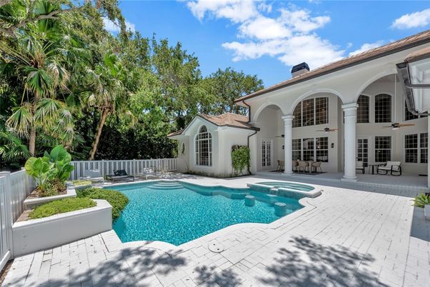 Exterior, Pool