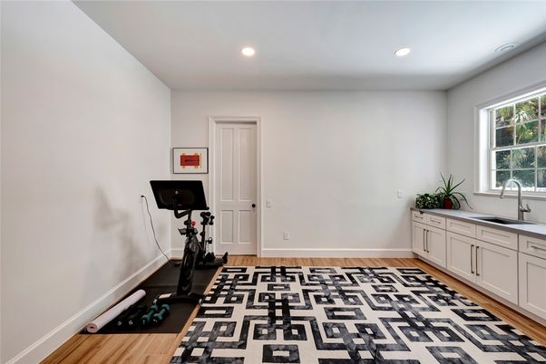 Fitness Equipment, Interior, Recessed Lighting, Wood Texture Flooring