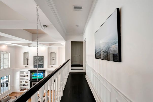 Interior, Pendant Lights, Wood Texture Flooring