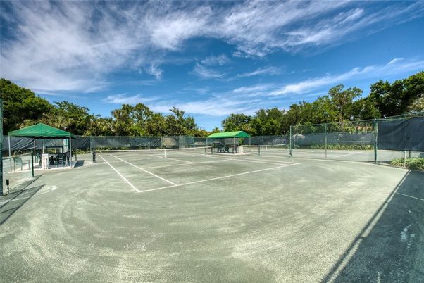 Exterior, Tennis Courts