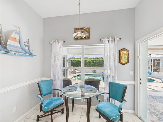 Dining room, Interior, Pendant Lights