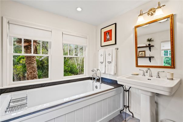 Bathroom, Interior, Recessed Lighting