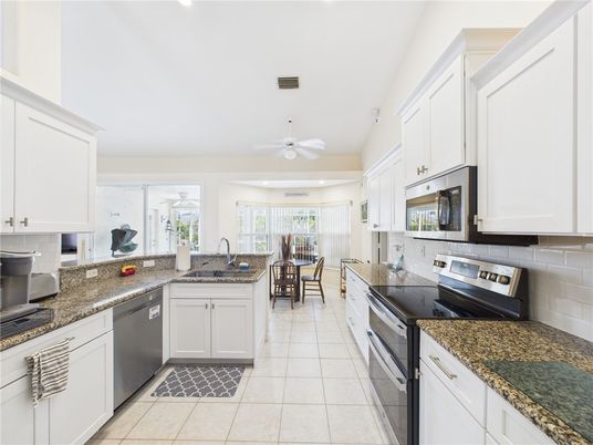 Dining room, Interior, Kitchen, Recessed Lighting