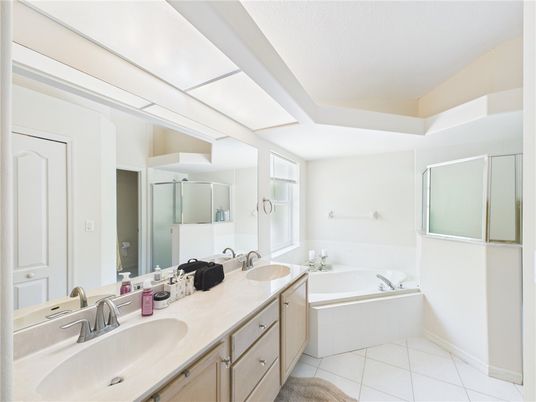 Bathroom, Dual Sink Vanities, Interior