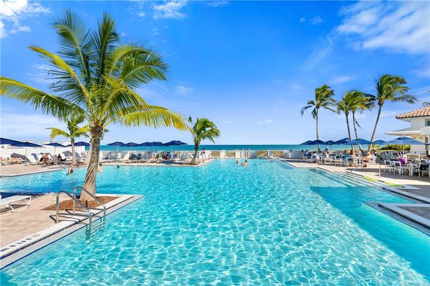 Exterior, Pool, Water