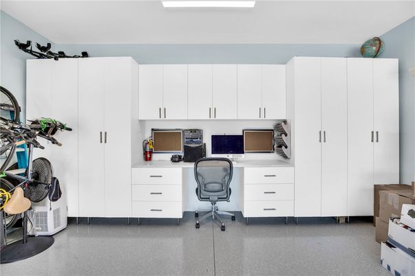 Home Office, Interior