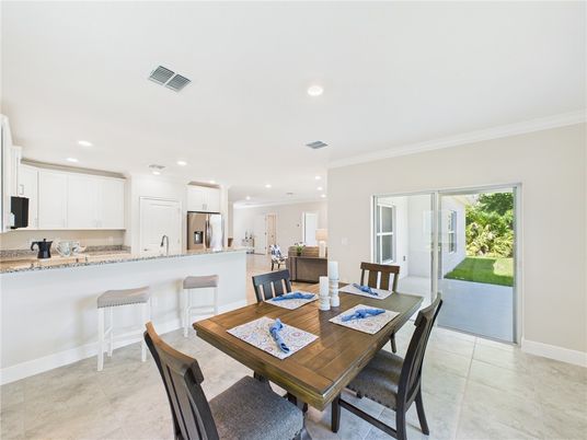 Dining room, Interior, Kitchen, Recessed Lighting