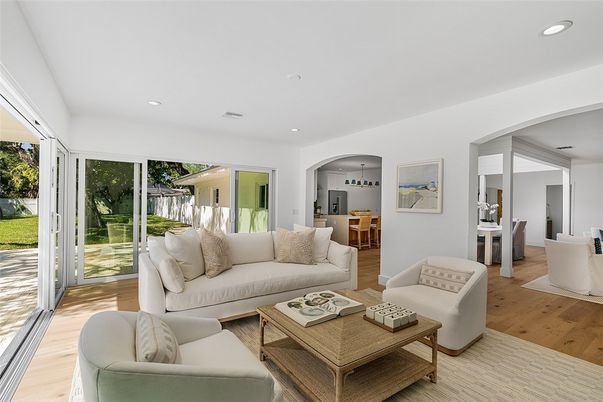 Dining room, Interior, Living room, Pendant Lights, Recessed Lighting, Wood Texture Flooring