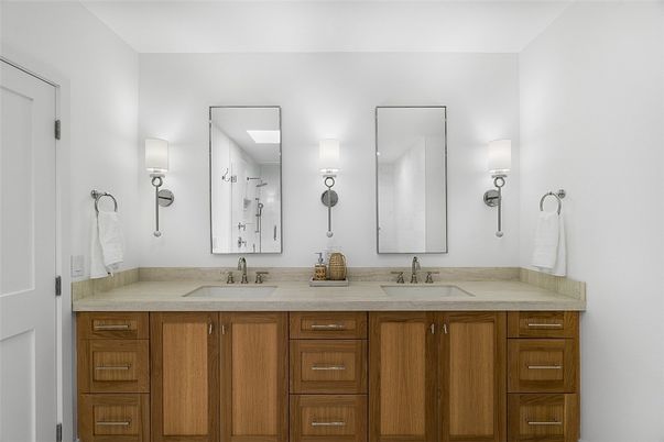 Bathroom, Dual Sink Vanities, Interior