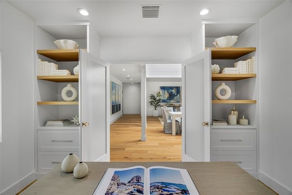 Interior, Recessed Lighting, Wood Texture Flooring