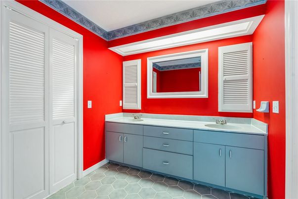 Bathroom, Dual Sink Vanities, Interior