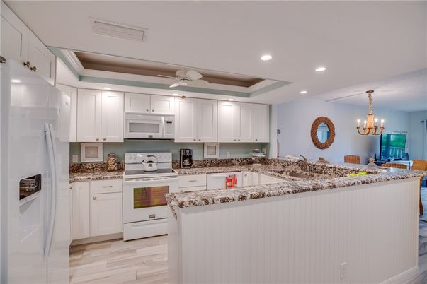 Chandelier, Interior, Kitchen, Recessed Lighting, Wood Texture Flooring