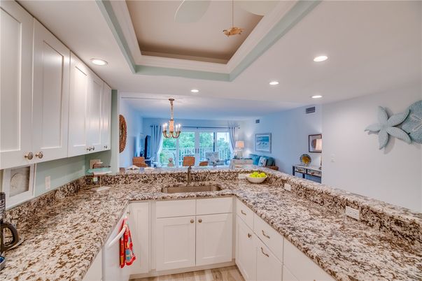 Chandelier, Dining room, Interior, Recessed Lighting, Wood Texture Flooring