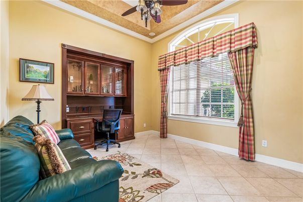 Home Office, Interior