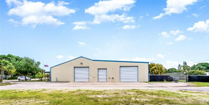 Backyard, Detached Garage, Exterior