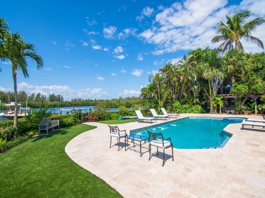 Exterior, Pool, Water