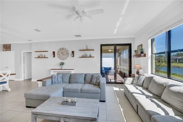 Interior, Living room, Water