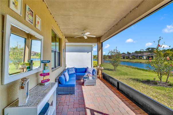 Interior, Sun Room, Water
