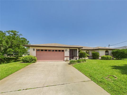 Attached, Exterior, Facade, Ranch
