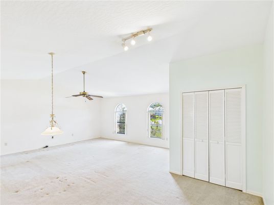 Empty room, Interior, Pendant Lights