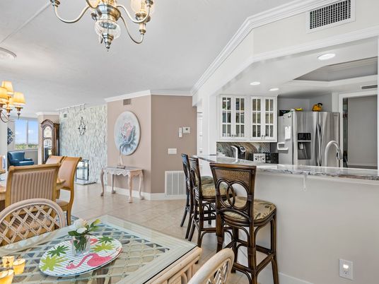 Chandelier, Dining room, Interior, Kitchen, Recessed Lighting, Stainless Steel Appliances