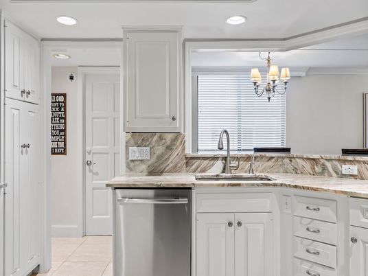 Chandelier, Interior, Kitchen, Recessed Lighting, Stainless Steel Appliances