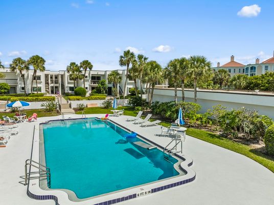 Exterior, Pool, Water