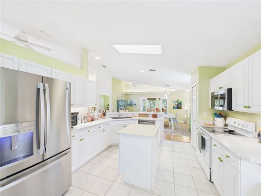 Dining room, Interior, Kitchen, Living room, Pendant Lights, Recessed Lighting, Stainless Steel Appliances