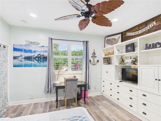 Home Office, Interior, Recessed Lighting, Wood Texture Flooring