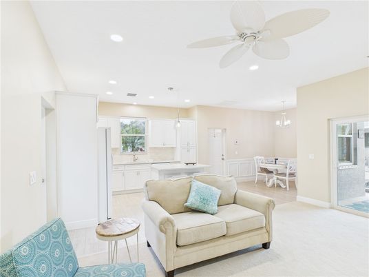 Dining room, Interior, Kitchen, Pendant Lights, Recessed Lighting