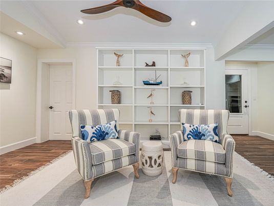 Interior, Recessed Lighting, Wood Texture Flooring