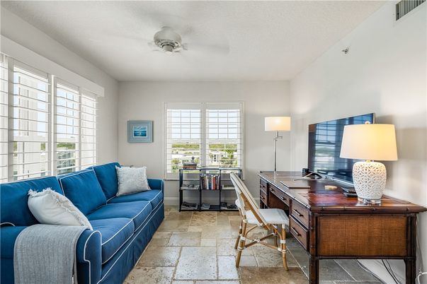 Home Office, Interior