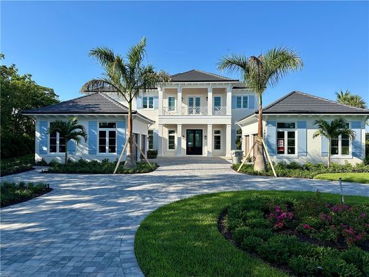 Backyard, Exterior, Facade, French Provincial