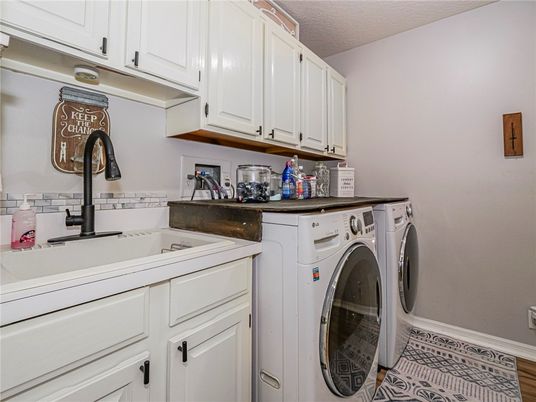 Interior, Washer, Wood Texture Flooring