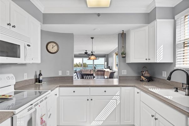 Dining room, Interior, Kitchen, Pendant Lights