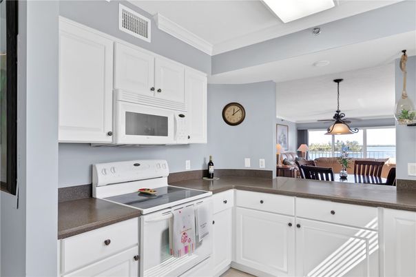 Dining room, Interior, Kitchen, Pendant Lights