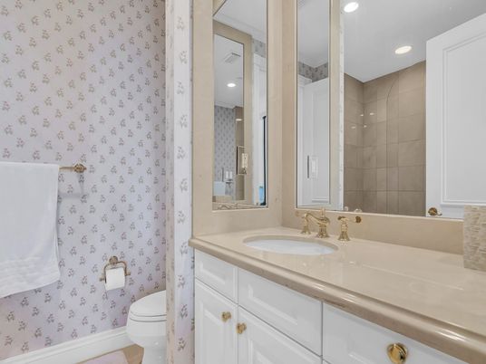 Bathroom, Interior, Recessed Lighting
