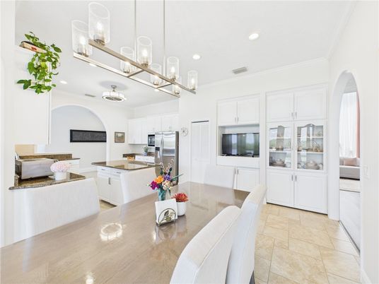 Dining room, Interior, Kitchen, Pendant Lights, Recessed Lighting, Stainless Steel Appliances