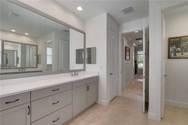 Bathroom, Dual Sink Vanities, Interior, Recessed Lighting