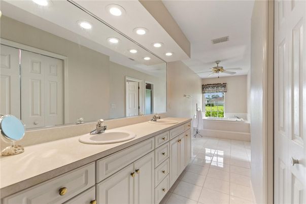 Bathroom, Dual Sink Vanities, Interior, Recessed Lighting