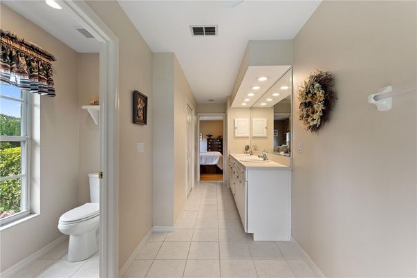 Bathroom, Interior, Recessed Lighting