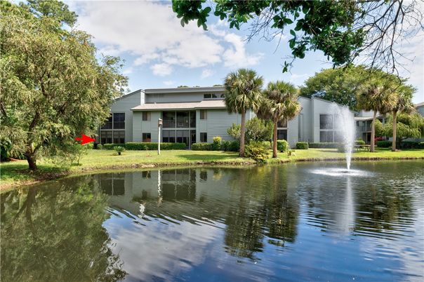 Exterior, Lake