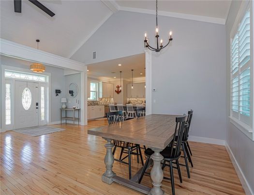 Dining room, Interior, Kitchen, Pendant Lights, Recessed Lighting, Wood Texture Flooring