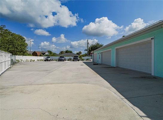 Detached Garage, Exterior