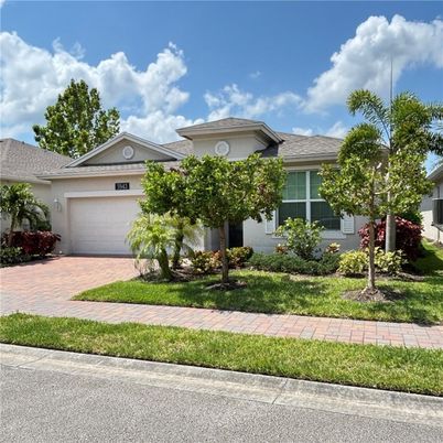 Attached, Exterior, Facade, Ranch