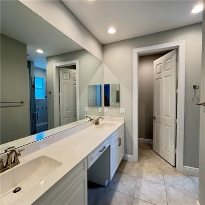 Bathroom, Dual Sink Vanities, Interior, Recessed Lighting