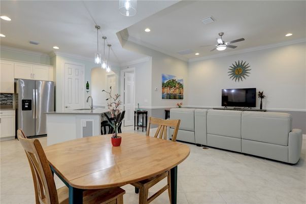 Dining room, Interior, Kitchen, Living room, Pendant Lights, Recessed Lighting, Stainless Steel Appliances
